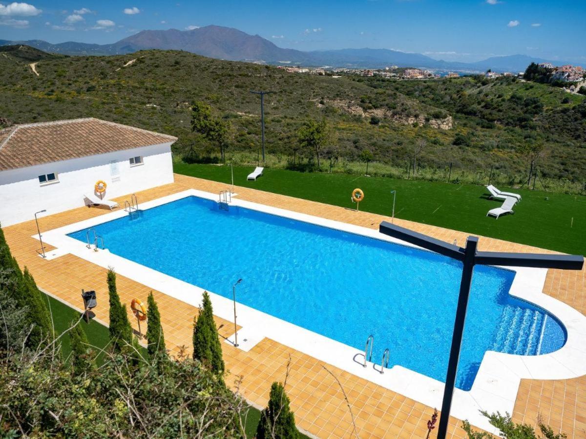 Small Oasis Nelson Mandela Apartment With Sea View, Two Bedrooms, Parking, Terrace And Pool Manilva Exteriör bild
